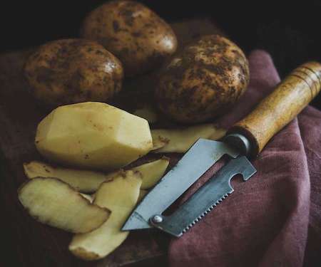 How Long Do Potatoes Take In A Slow Cooker?